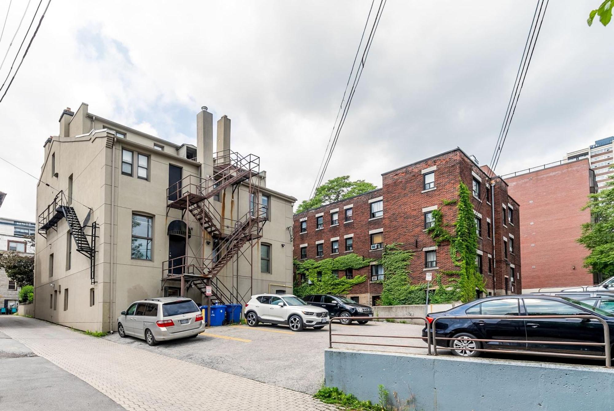 Modern Apartment In A Trendy Neighbourhood Hamilton Exterior photo